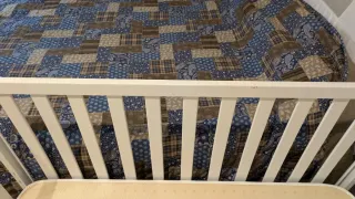 Cuna de madera blanca