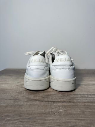 Veja V-90 Sneakers Bianche