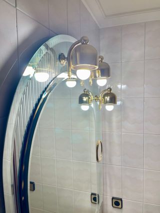 Mueble armario de baño completo beige y dorado