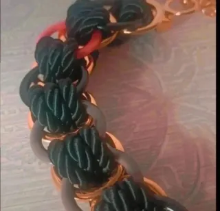 Gargantilla Pertegaz Negra y Dorada