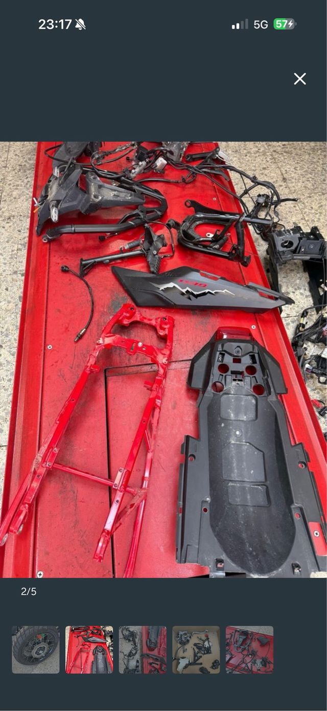 Caballete y Asidero Moto