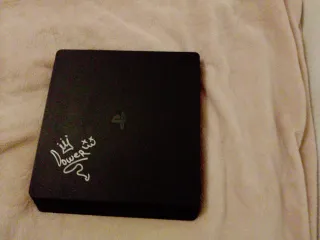 PS4 (PlayStation 4) Negra con Grafiti