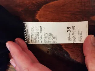 Vestido Mini Negro con Brillo – Cuello Smoking