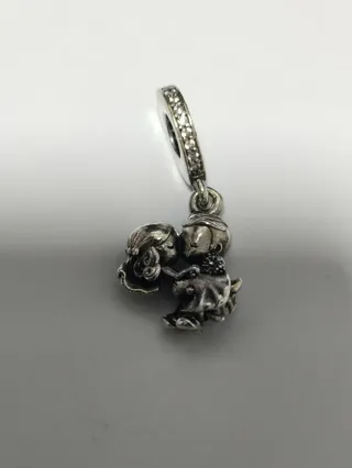 Oferta_Charm Pandora Pareja Beso Plata