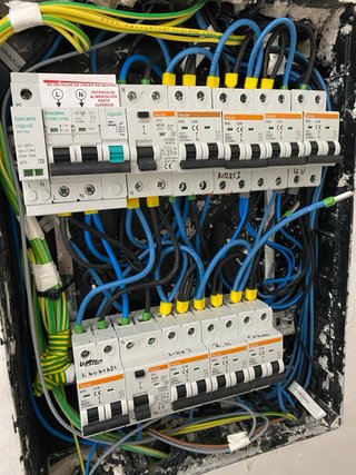 INSTALADOR ELECTRICISTA