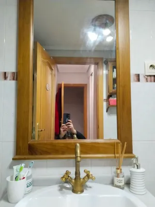 Mueble de baño con lavabo madera y mármol