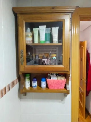 Mueble de baño con lavabo madera y mármol