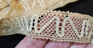 Encaje antiguo para manualidades