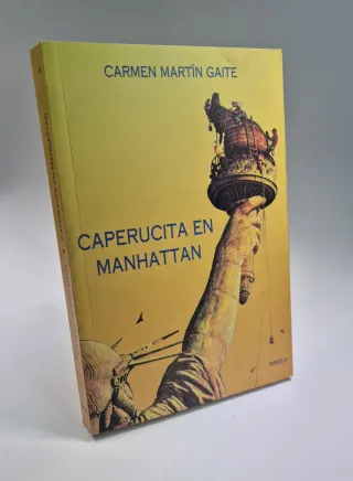 "Caperucita en Manhattan" - Carmen Martín Gaite