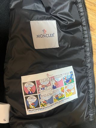 Moncler Piumino con Cappuccio Nero