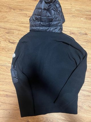 Moncler Piumino con Cappuccio Nero