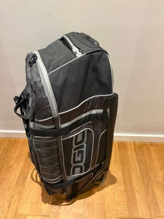 Mala Ogio RIG 9800 Negra y Gris