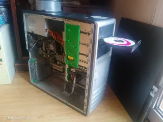 HP Compaq DV7700 Convertible Minitower.