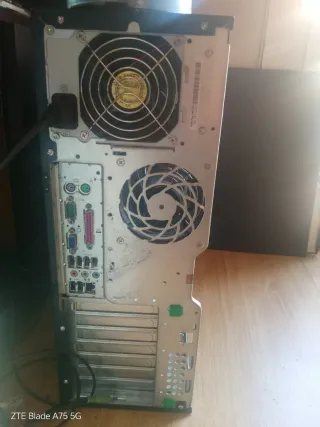 HP Compaq DV7700 Convertible Minitower.