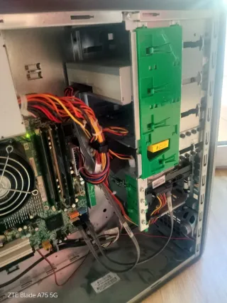 HP Compaq DV7700 Convertible Minitower.