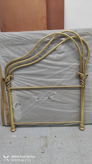 Cabecero de cama de latón