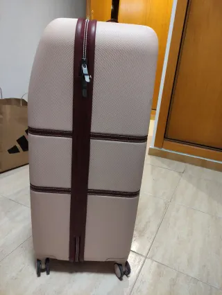 Maleta Delsey rosa gama Lujo 82cm + Accesorios