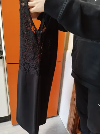 Vestido elegante ajustado con encaje