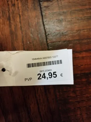 Vestido elegante ajustado con encaje