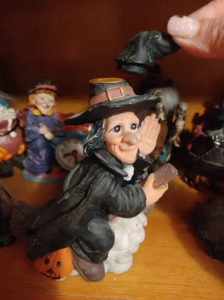 Colección Brujas Resina Antiguas