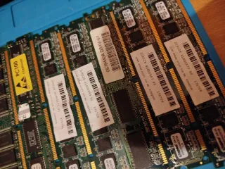 512 MB SD RAM DDR