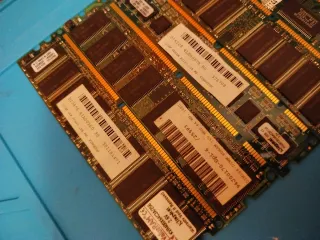 512 MB SD RAM DDR
