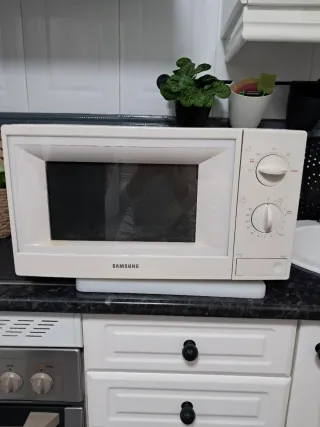 Microondas Samsung Blanco.