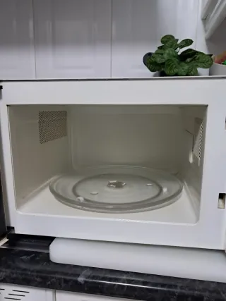 Microondas Samsung Blanco.