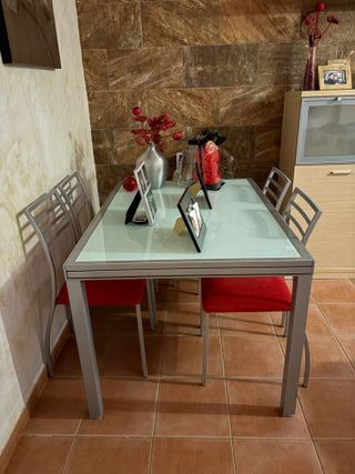 Mesa y 6 Sillas Comedor