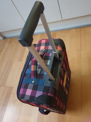 Maleta Roxy cabina, rigida, con ruedas