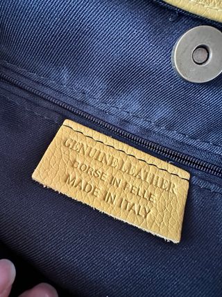 Borsa in pelle modello postina