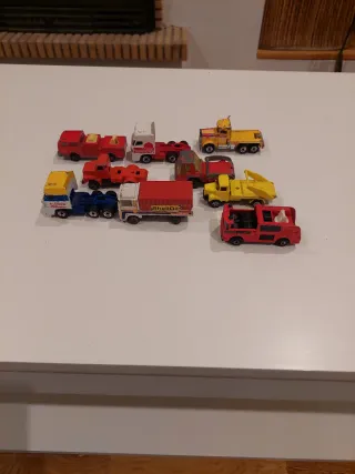 Lote de 8 camiones de juguete