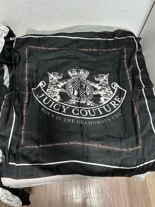 Bolso Negro Juicy Couture con Pañuelo