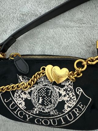 Bolso Negro Juicy Couture con Pañuelo