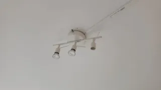 Lámpara de techo blanca