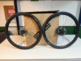 Ruedas Crest MK4 Stans 700c 12x100. 12x142mm