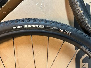 Ruedas Crest MK4 Stans 700c 12x100. 12x142mm