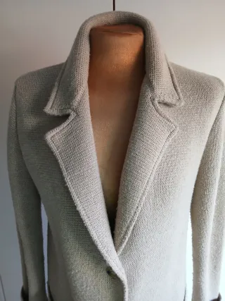 Abrigo largo de punto beige