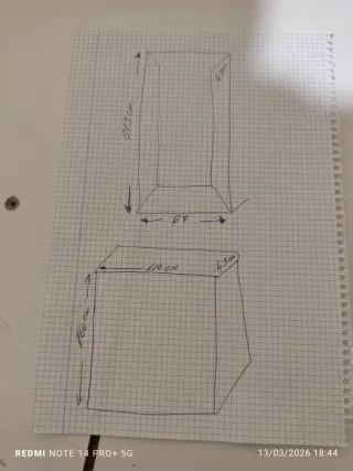 Vitrina de madera con puerta de cristal Madera