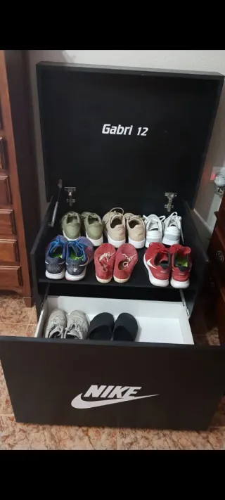 Zapatero a medida Nike rojo