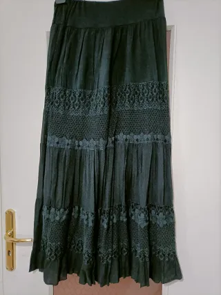 Gonna lunga nera con pizzo