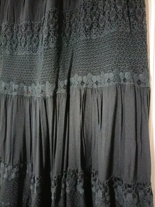 Gonna lunga nera con pizzo