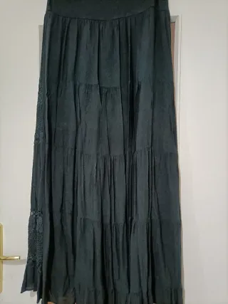 Gonna lunga nera con pizzo