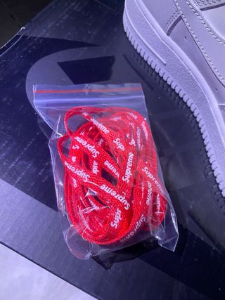 Nike Air Force 1 x Supreme Bianche