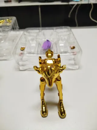 Figura Saint Seiya Dorada