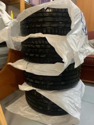 Llantas 18 tipo VW + Neumáticos Hankook