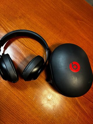 Auricolari Beats neri con custodia