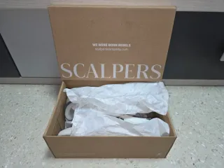 Zapatillas Scalpers niño blancas y beige