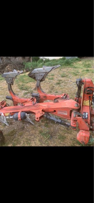 Arado cuatrisurco Gregory Benson