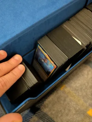 Grosso lotto Magic The Gathering con Deckbox